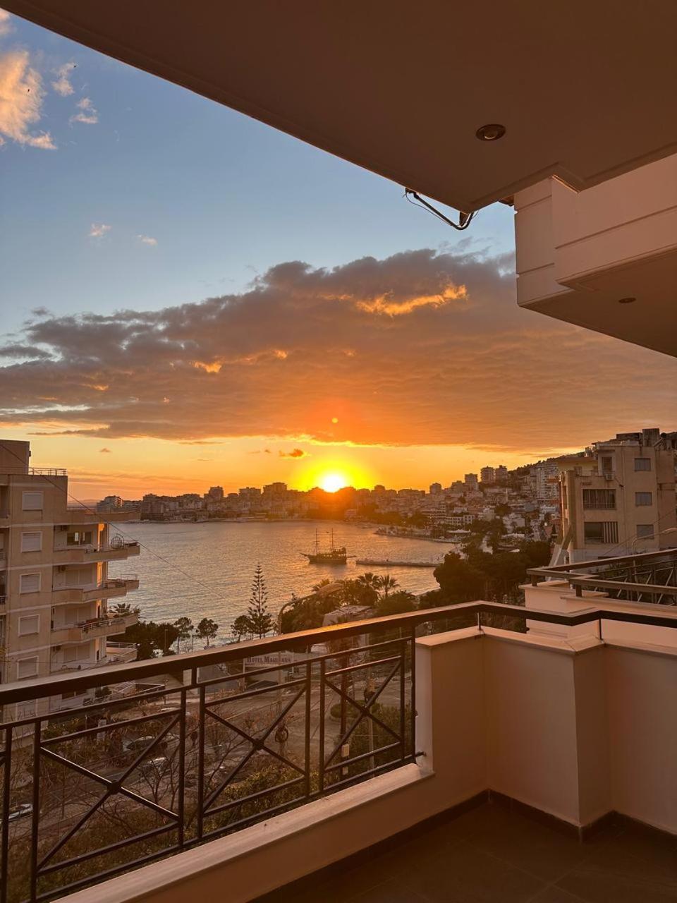Vista Mozzafiato Appartement Sarandë Buitenkant foto